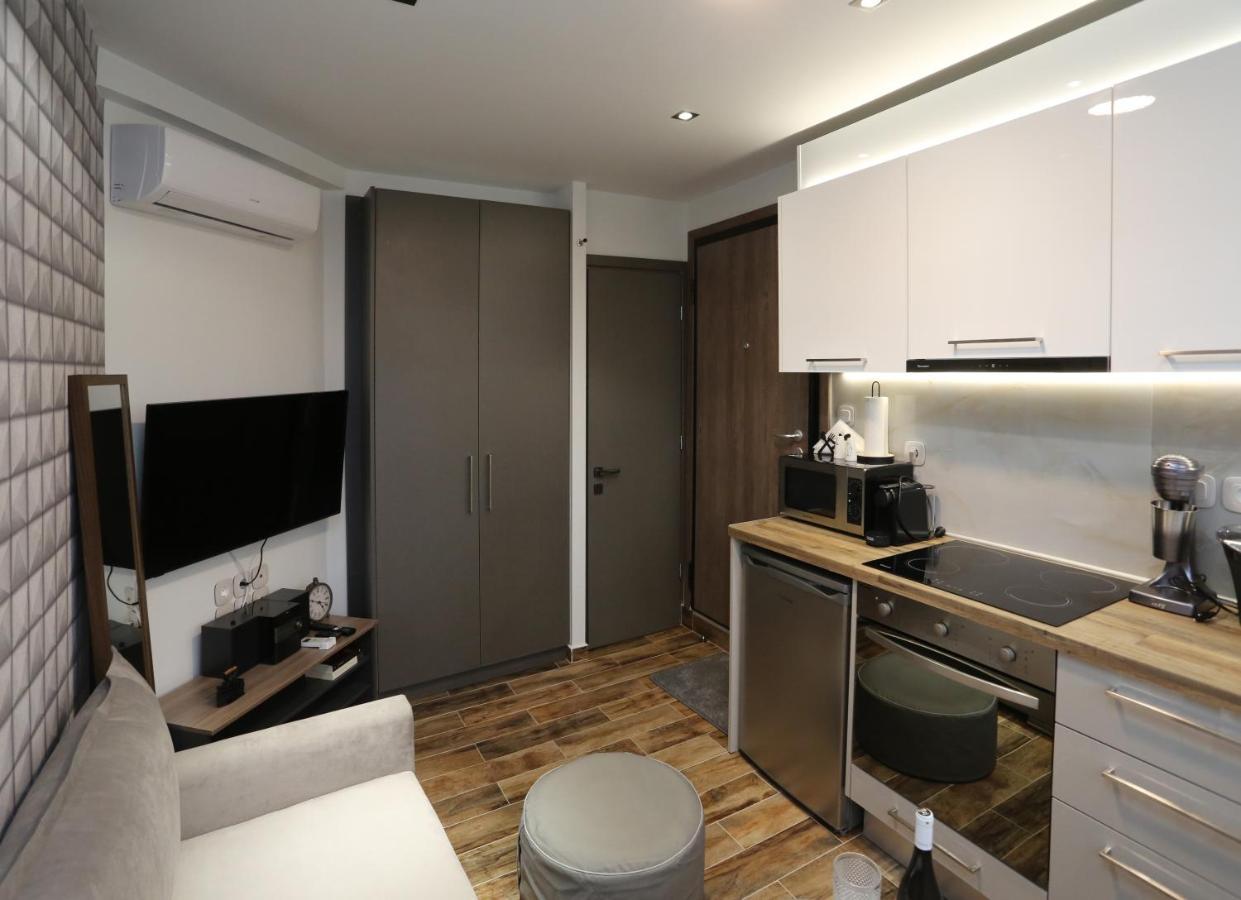 La Larissa Luxury Apartments Dafne Exterior photo
